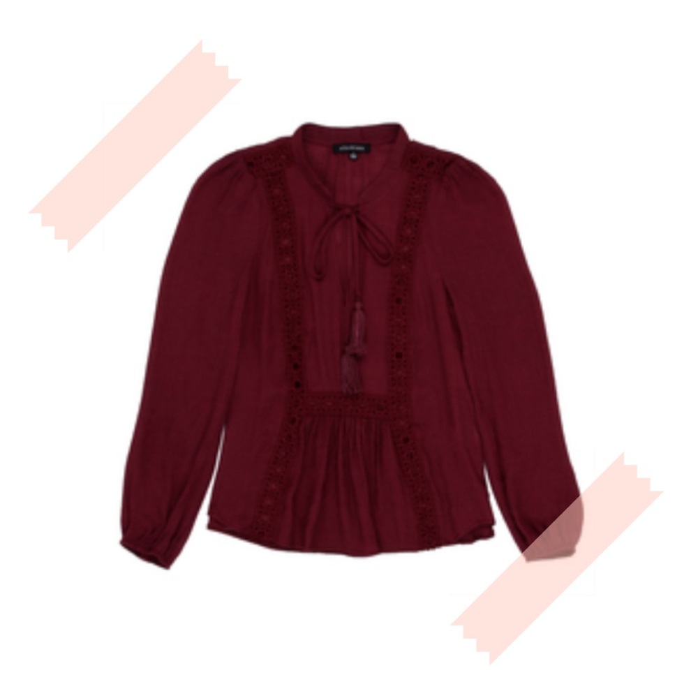 NWT Ellie & Kate Tassel-Tie Blouse 🌹